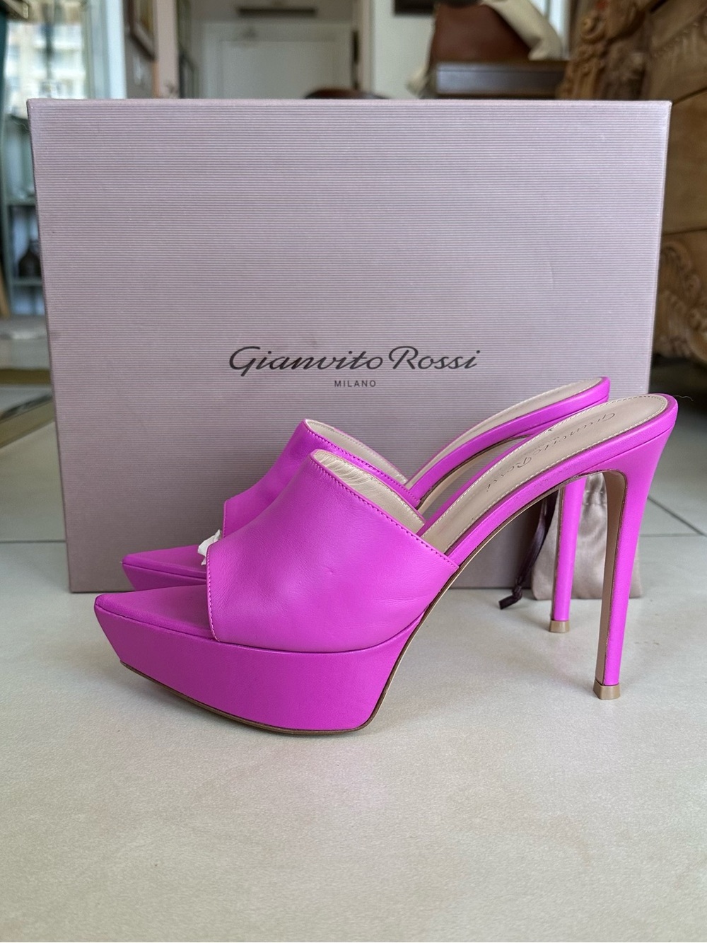 Gianvito Rossi Heels - Picture 3 of 11